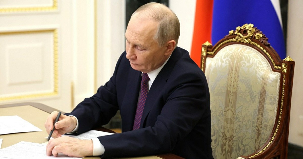 Путин подписал закон о штрафах для маркетплейсов и других цифровых платформ.